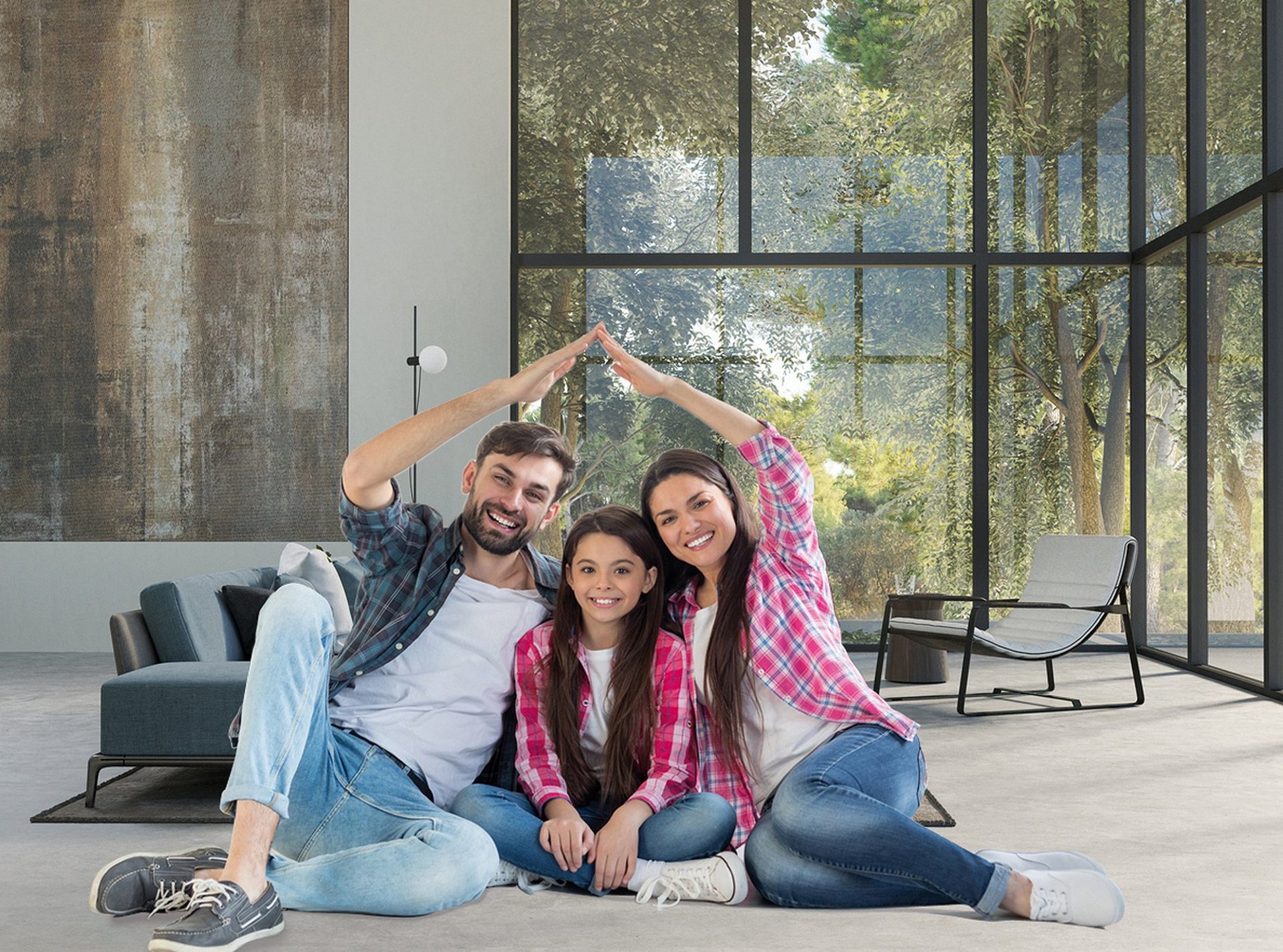 Eltern mit schützenden Händen über Kind